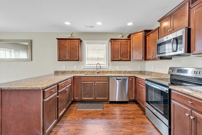 Building Photo - 293 Crossroads Store Dr