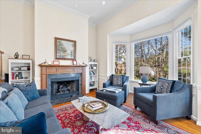 Building Photo - 2071 Van Tuyl Pl