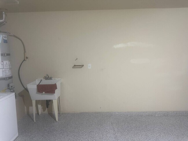 Building Photo - 2839 China Cove St