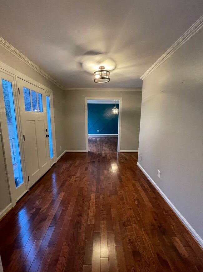 Building Photo - Executive Rental in Horseleg Creek- $3,295