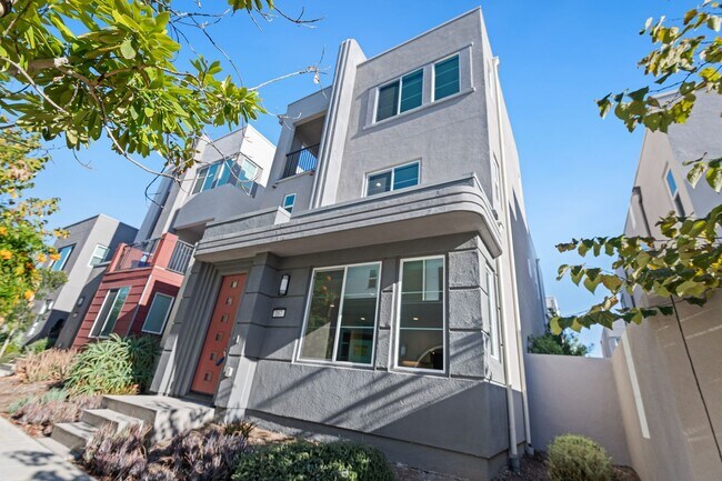 Building Photo - Irvine's Great Park 3 Bedroom + Loft for L...