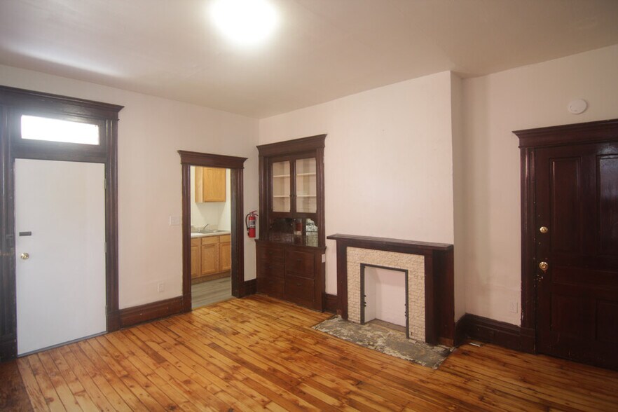 Building Photo - 424 Franklin Ave