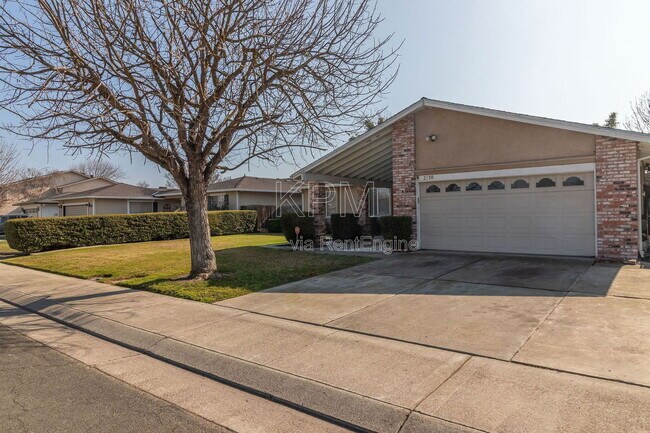 Building Photo - 2930 Angel Dr