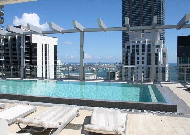 Building Photo - 1100 S Miami Ave