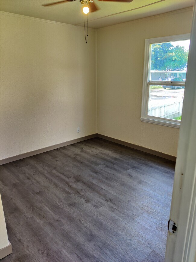 Building Photo - 316 127th St S