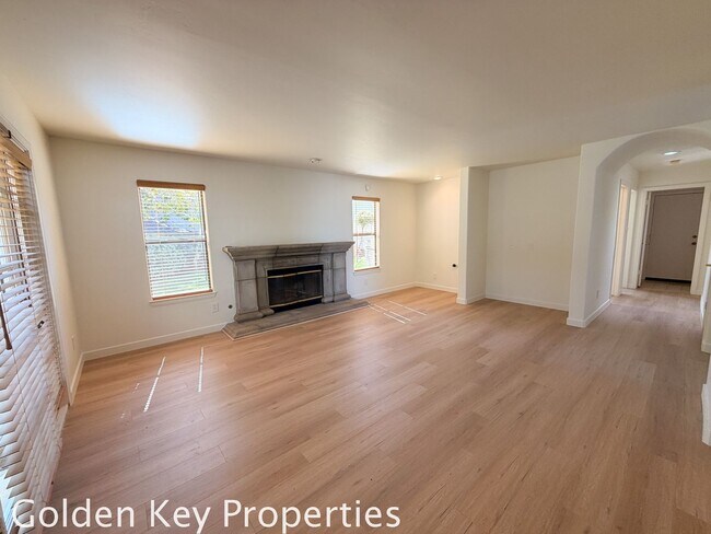 Building Photo - Beautiful home in Desirable Carlsbad Neighborhood!