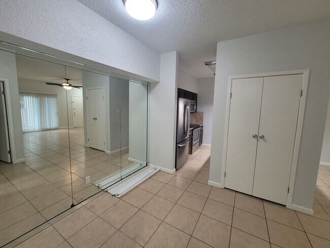 Building Photo - 7079 N Holiday