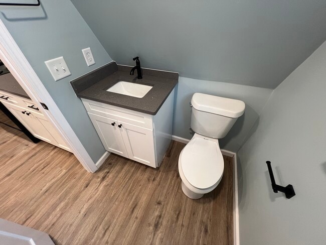 Building Photo - 12 Swiss Dr