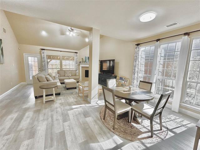 Building Photo - 2122 Trickling Creek Dr