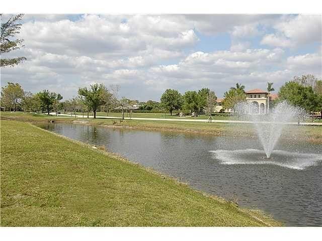 Building Photo - 8631 Steeplechase Dr