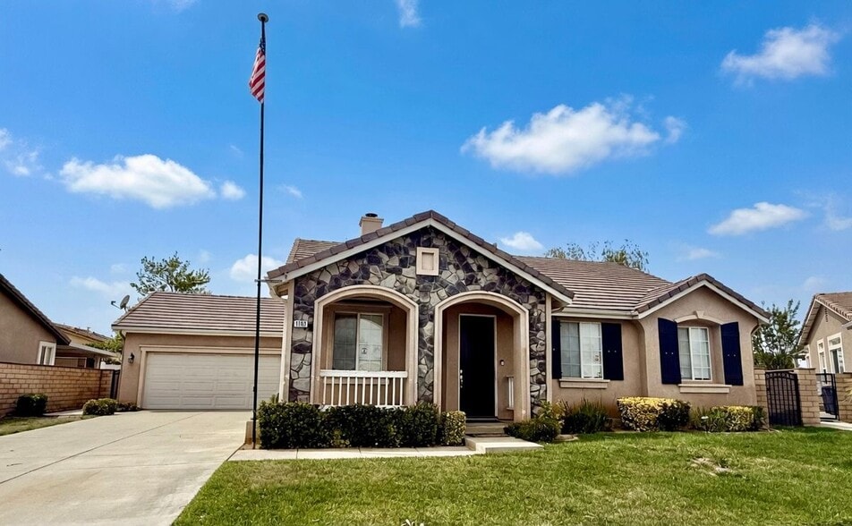 Building Photo - 1193 Woodburn Cir