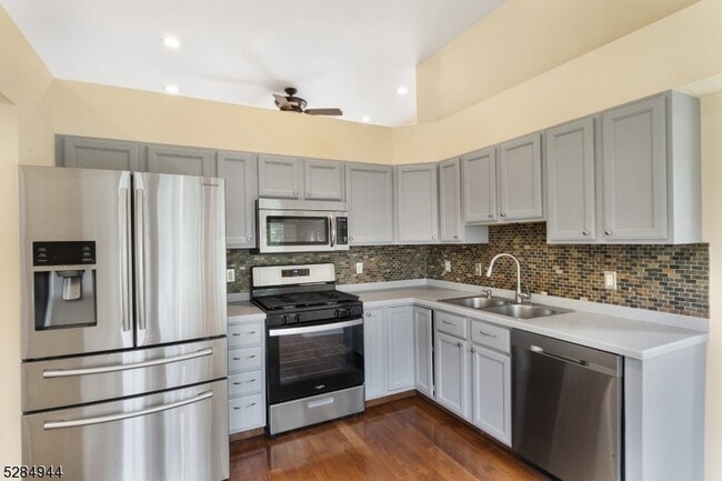 Building Photo - 77 Williamson Ct