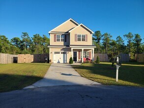 Building Photo - 3 Bedroom, 2.5 bath home - Sneads Ferry - ...