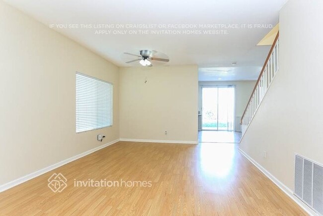Building Photo - 27438 Fallbrook Ct