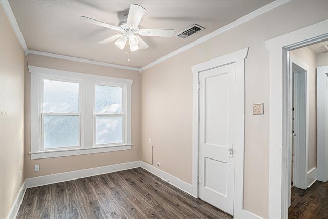 Building Photo - 2117 Sanborn St