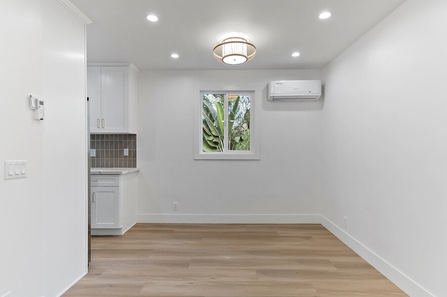 2616 3/4 - 2616 Glendale Blvd