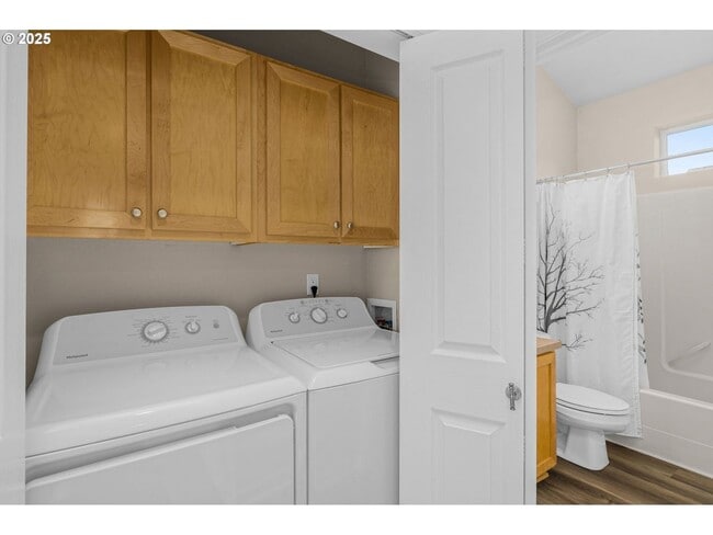 Building Photo - Beautiful Newly Renovated Spacious 3 Bedroom Home!