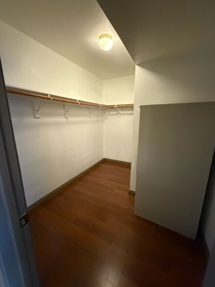 Building Photo - 812 Angel Star Ln