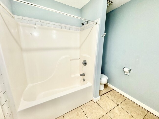 Building Photo - 6203 Heards Ln