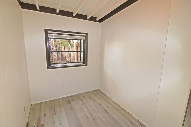 Building Photo - Lincoln Avenue