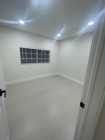 Building Photo - 3608 W Valencia Dr