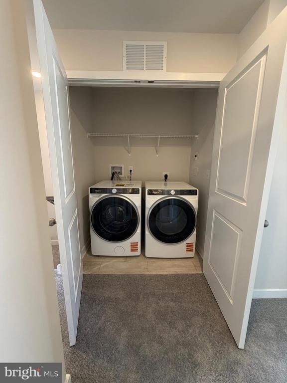 Building Photo - 33 E Front St