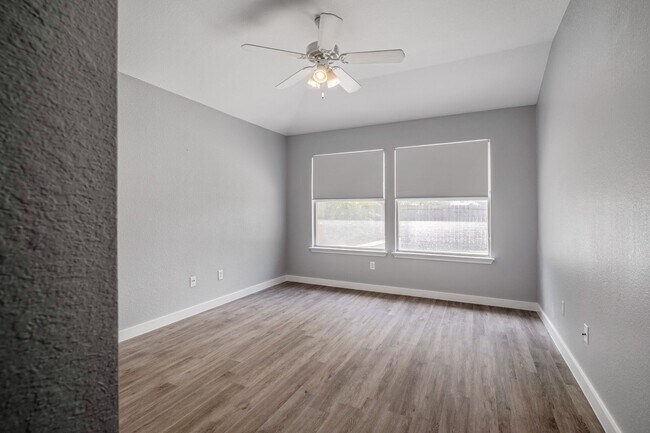 Building Photo - Beautiful & Convenient 3 Bedroom, 2 Bath Home in North Austin