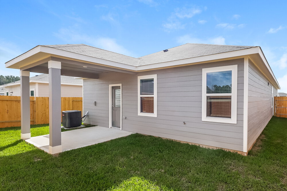 Building Photo - 15663 Plum Brk Dr