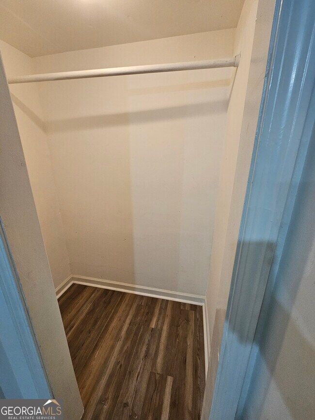 Building Photo - 2596 Woodland Dr NW