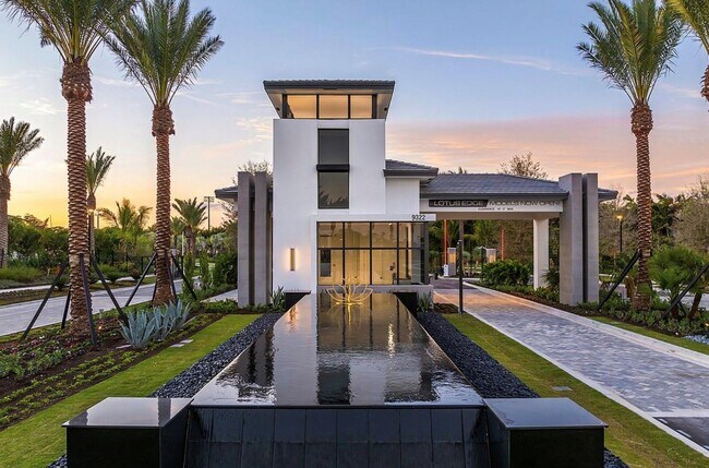 Building Photo - 9516 Riverside Pk Dr