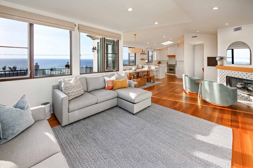 Building Photo - 319 33rd St