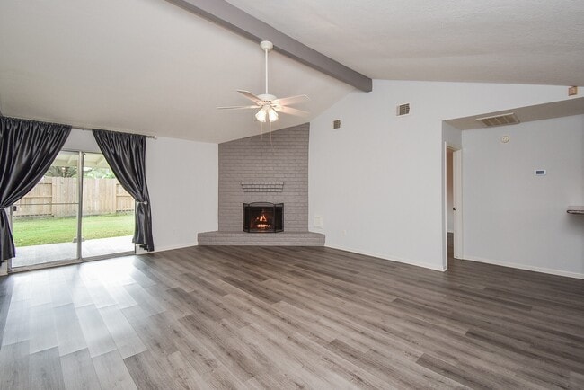 Building Photo - 22743 Red River Dr