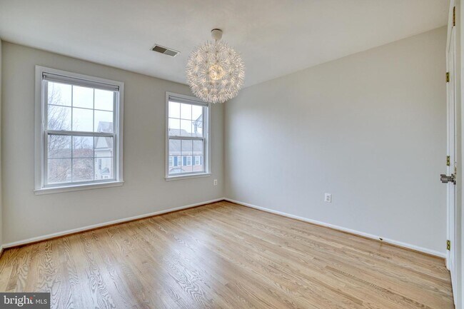 Building Photo - 5742 Governors Pond Cir