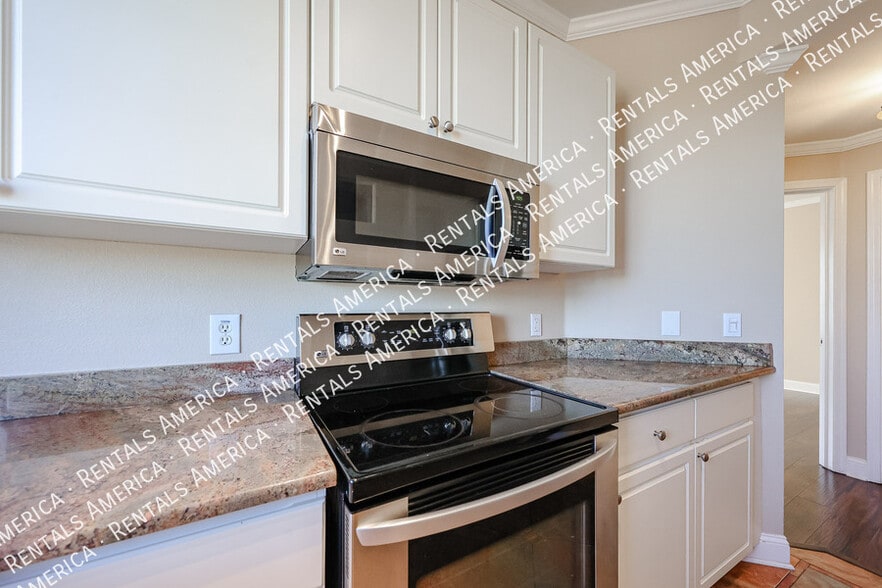 Building Photo - 1701 E Colter St