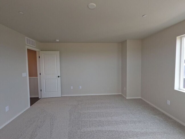 Building Photo - 2814 Barnstormer St