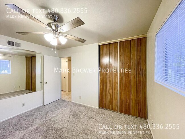 Building Photo - 2308 E Broadmor Dr