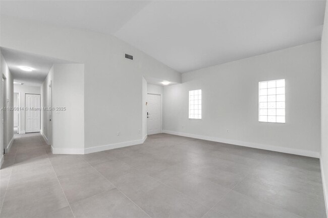 Building Photo - 5212 NW 112th Ct