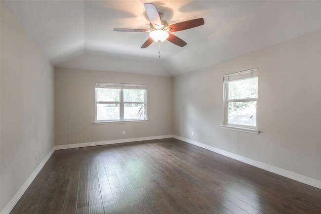 Building Photo - 730 Bison Dr