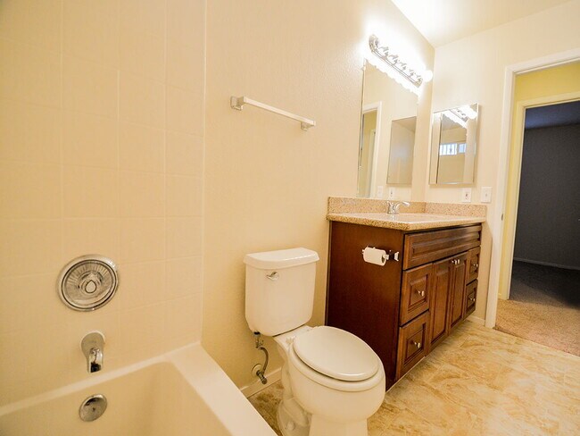 Building Photo - 3825 Gulliver St