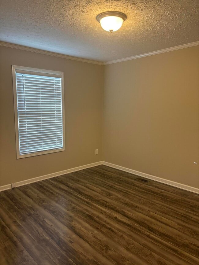 Building Photo - 205 Joy Rd