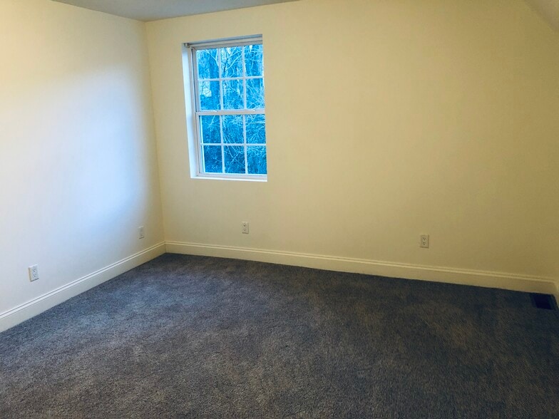 3 Bedrooms - 1107 Chamberlain Ave