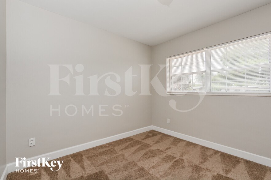 Building Photo - 1407 Chilean Ln