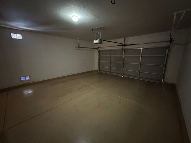 Building Photo - 1522 E Ebony Pl