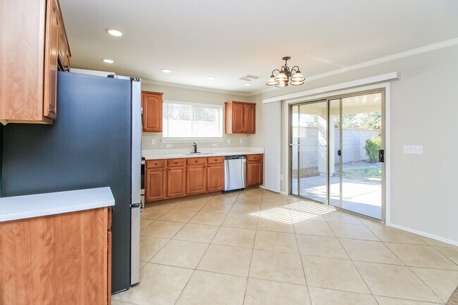 Building Photo - 2634 S Southwind Dr