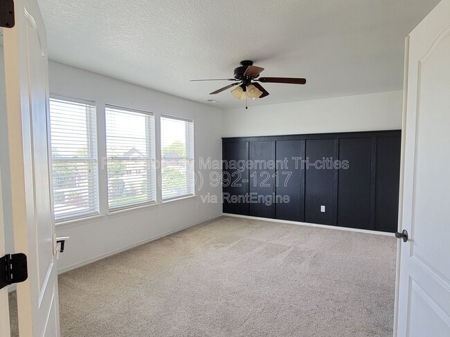 Building Photo - 5017 Laredo Dr