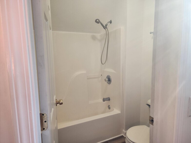 Building Photo - 10837 Woody Dr