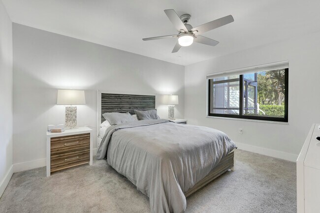 Building Photo - 20 Southport Ln