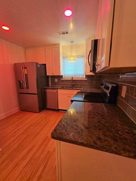 Building Photo - 2515 Arkansas Ave