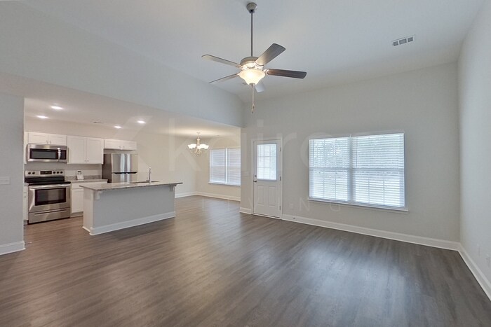 Building Photo - 106 Western Red Cedar Dr