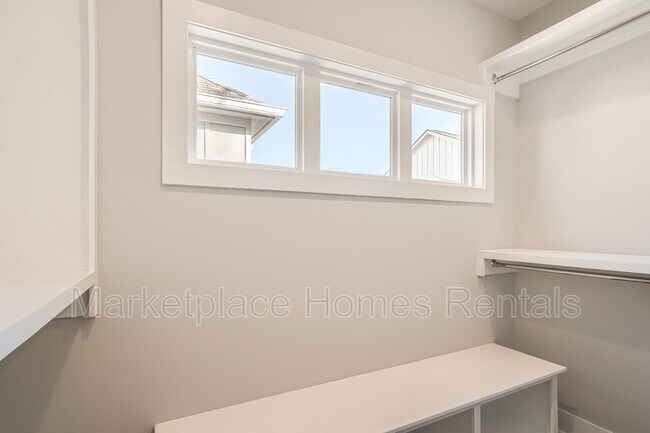 Building Photo - 1929 14th Ave N